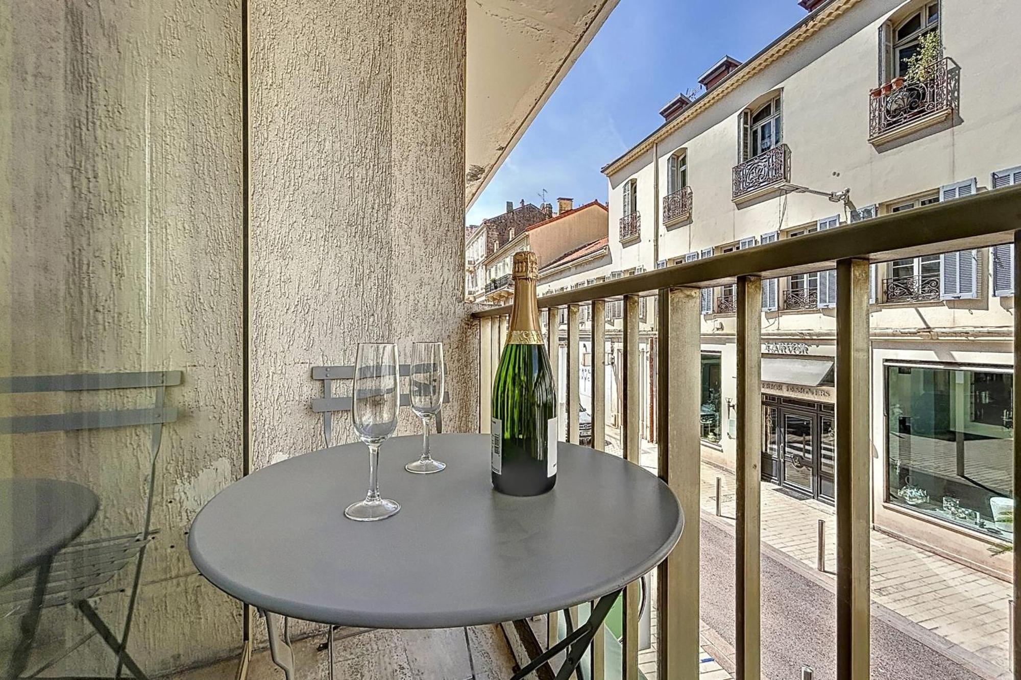 Apartment Modern Balcony In The Center Close To The Beaches Cannes